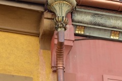 Copper rain gutter